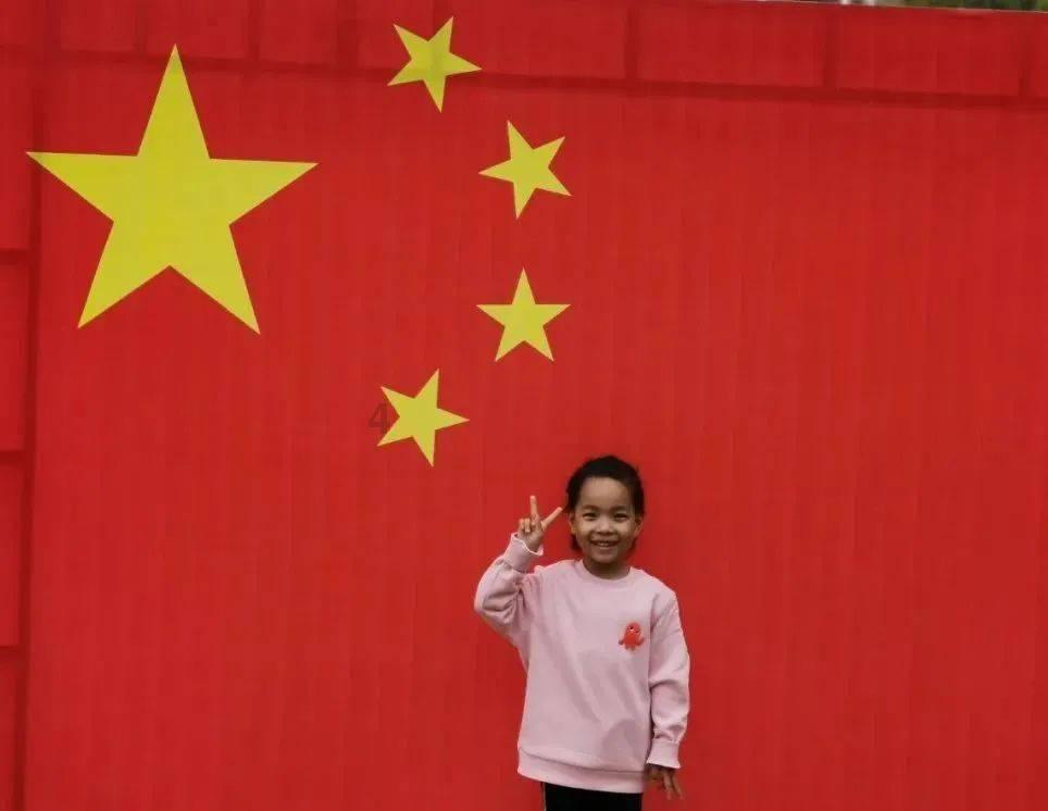 网友辣评：孙千这腿，比我命都长！简直堪称艺术品，确实美出圈了